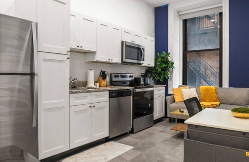 Cultural District Apartment | CozySuites - William