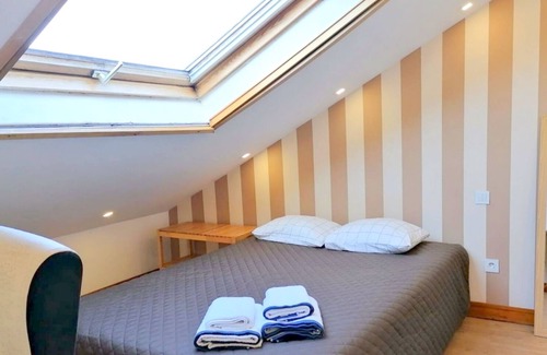 Coimbra Cabin | CQ12 ❤️ Cozy Room with Double Bed | Weekly Cleaning