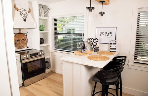 Fort Myers House | Cracker Cow Cottages B, Downtown Ft. Myers: Walk to Best Eats and Shops!