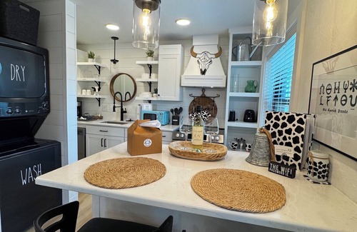 Fort Myers House | Cracker Cow Cottages B, Downtown Ft. Myers: Walk to Best Eats and Shops!