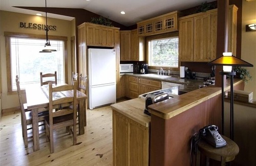 Depoe Bay House | Craftsman Beach House - Great Ocean Views Monthly