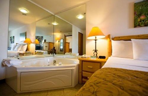 Tomah Hotel | Cranberry Country Lodge