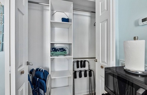 Historic Downtown Melbourne Apartment | Crane Creek Inn Manatee Suite: Waterfront Pool!