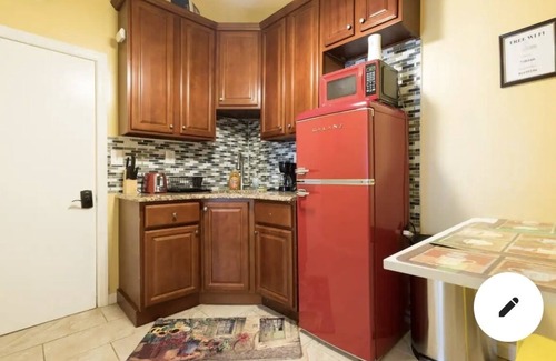 Newark Apartment | Crawford apt #2
