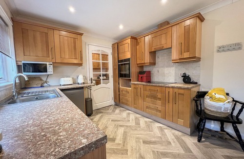 Newtonmore House | CREAG DHUBH COTTAGE, pet friendly, with a garden in Newtonmore