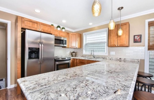 Nancy Boat Rental | Cream Houseboat 4 Bedroom