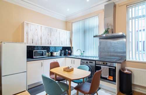 Sheffield Apartment | Creative & cheerful apartment by Avo in Sheffield