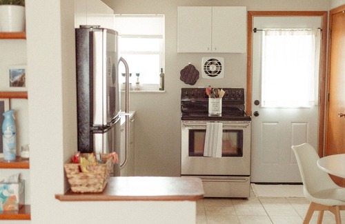 Westerville Apartment | Creative, Modern, Bright Getaway