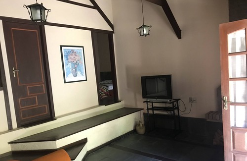 Mury House | Creek Chalet