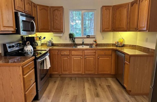 Mount Hood Village Cottage | π π² Creek Side Mt. Hood Adventure Cottage π² π