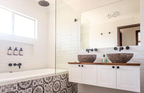 Stanthorpe House | Creek View Cottage-pool Table, Table Tennis, Views