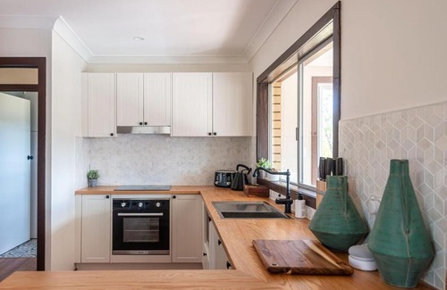 Stanthorpe House | Creek View Cottage-pool Table, Table Tennis, Views