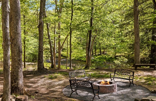 Bushkill Cabin | Creekfront Rustic Log Cabin