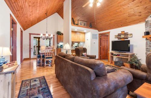 Branson West House | Creekside - 2 BDR Resort Cabin in Epic Location