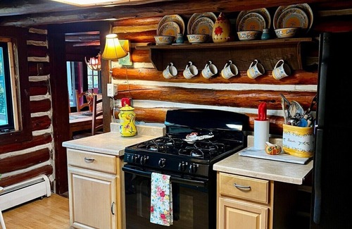 East Stroudsburg Cabin | Creekside Cabin near falls, casino, golf, & more!