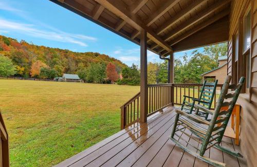Cosby Ski Chalet | Creekside Cabin