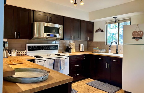 Groom Creek Cabin | Creekside Chalet - Prescott Cabin Rentals