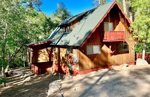 Groom Creek Cabin | Creekside Chalet - Prescott Cabin Rentals