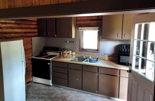 Saddlestring House | Creekside Chalet, Private Creekside Chalet