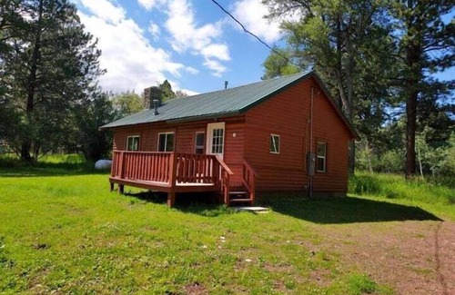 Saddlestring House | Creekside Chalet, Private Creekside Chalet