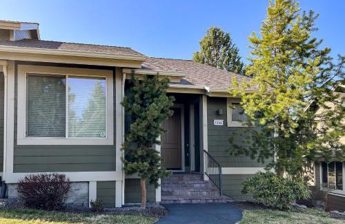 Redmond House | Creekside Comfort