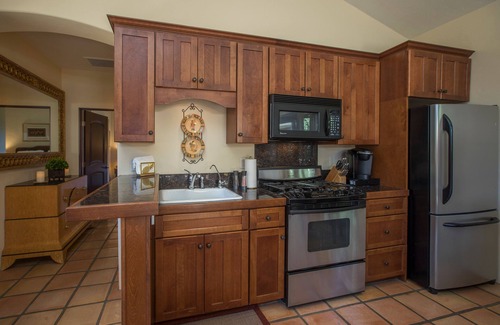Santa Barbara House | Creekside Cottage - Romantic, Secluded