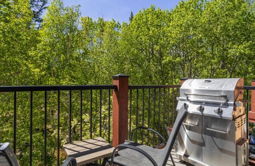 Canmore Apartment | Creekside Downtown 2 Bedroom Condo managed by Little Sister Getaways