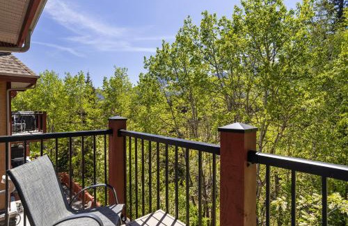 Canmore Apartment | Creekside Downtown 2 Bedroom Condo managed by Little Sister Getaways