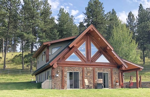 Hill City House | Creekside Gem | 3 Bed, 2 Bath