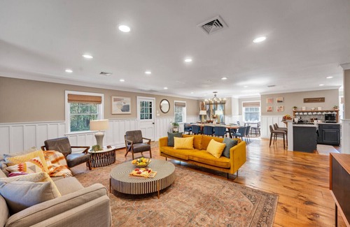 Stroudsburg House | Creekside Hiking Trails-Treehouse-Bunkroom-Hot Tub