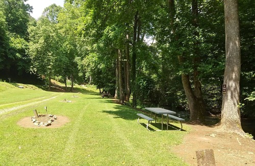 Murphy RV Rental | Creekside, Private property. No crowds. Quiet. Fly fish out your door. RV site