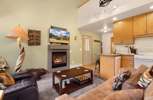 Fall River Estates Condo | Creekside Suite 19 (NO HT)