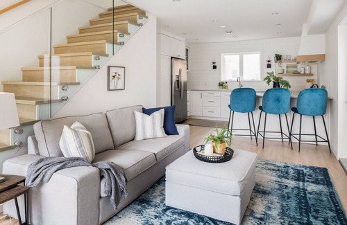 Central Lonsdale House | Creekside Urban Guesthouse w/King bed & Parking