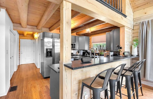 Wimberley House | Creekside Vista Escape I Families, Water, Hot tub