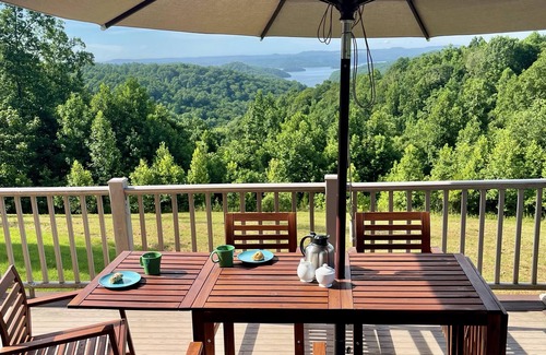 Burkesville House | Creekview Manor - Dale Hollow Lake with amazing views only minutes to docks