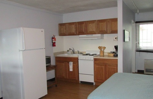 North Star Hotel | Creekwood Inn