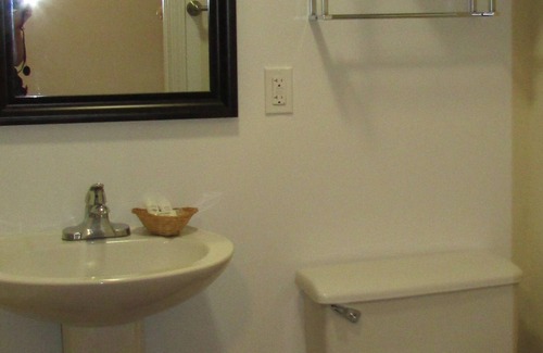 North Star Hotel | Creekwood Inn