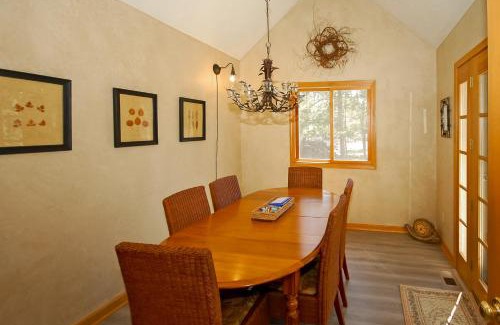 Glen Arbor House | Creeping Snails