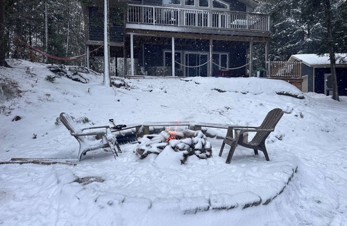 Kawartha Lakes Cottage | Crego Cove: Your Lakeside Escape *Hot Tub*