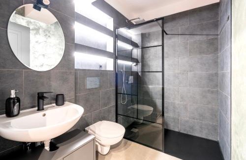 Cluj-Napoca Apartment | Cremene Tower ApartHotel