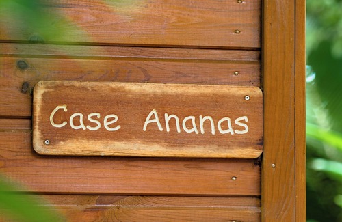 Deshaies Cottage | Creole Mezzanine Case . Wooden Hut With Mezza