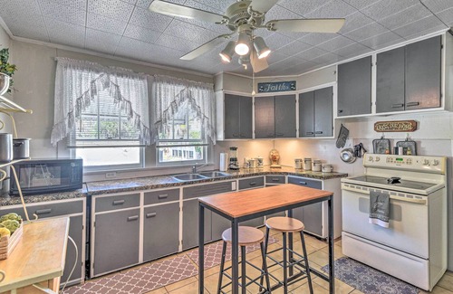 Crescent City Apartment | Crescent City Apartment w/Easy Lake Access!