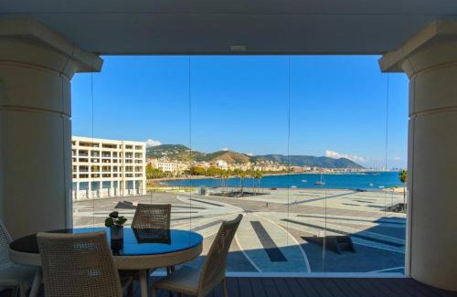 Salerno Apartment | Crescent Luxury Retreat - Seafront Apartments
