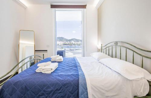 Salerno Apartment | Crescent Luxury Retreat - Seafront Apartments