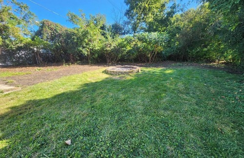 Crestwood House | Crestwood Gem! Family and pets friendly 3-bedroom house with WiFi, AC