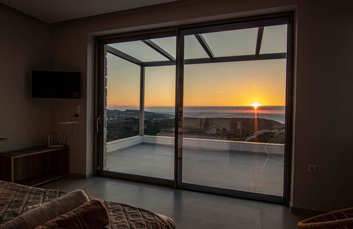 Kamilari Villa | Crete Villa Paseathea, Luxurious Pool Getaway