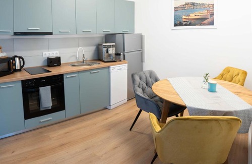 Tirgu Mures Apartment | Cris Apartments Upstairs