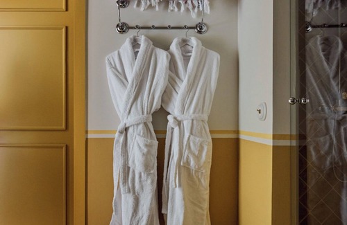 Encarnacion-Regina Hotel | Cristine Bedfor Sevilla