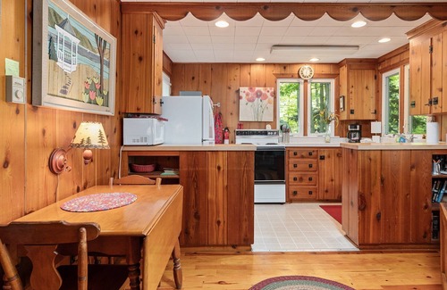 Maple City House | CRO Terrapin Station- 2 Cottages on Glen Lake