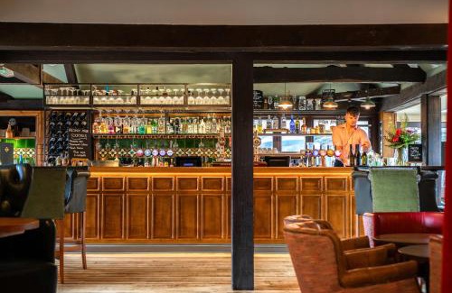 Romsey Hotel | Cromwell Arms Country Pub with Rooms